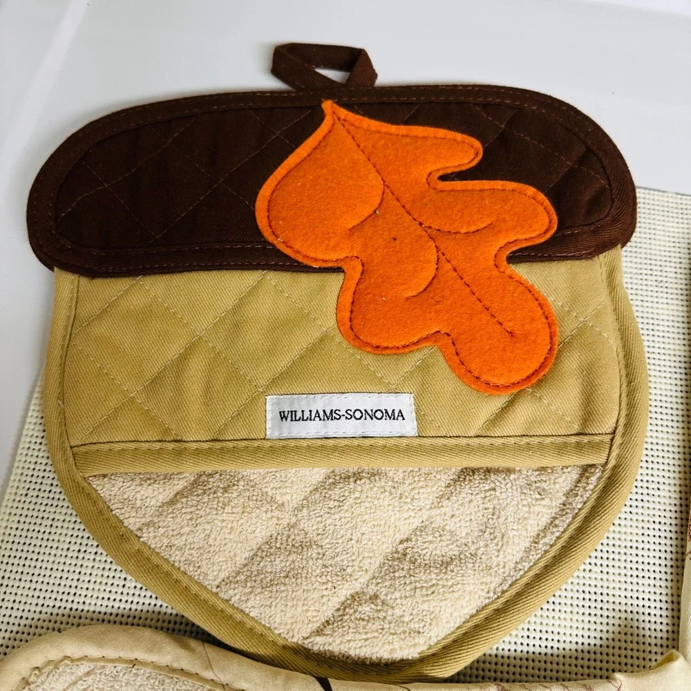 Williams-Sonoma Four Piece Assorted Potholders New